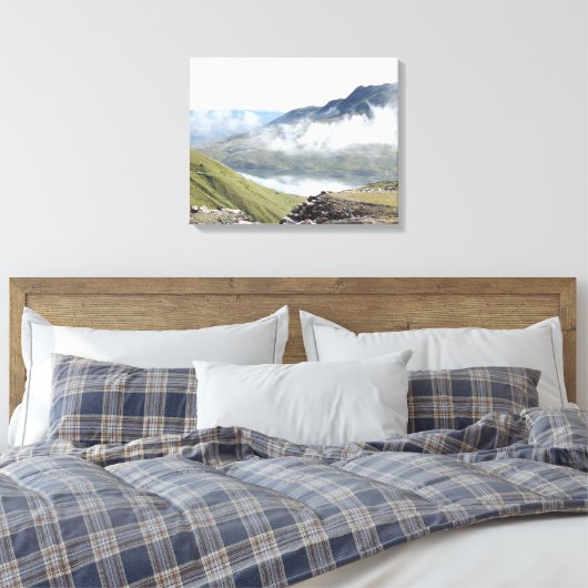 Een vastgelegd moment in Snowdonia Canvas Afdruk (Insitu (Slaapkamer))