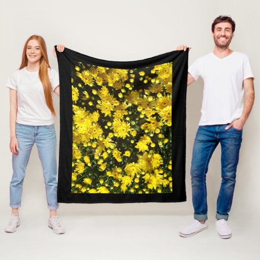 Een veelheid van gele mama's fleece deken (In situ)