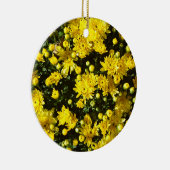 Een veelheid van gele mama's keramisch ornament (Rechts)