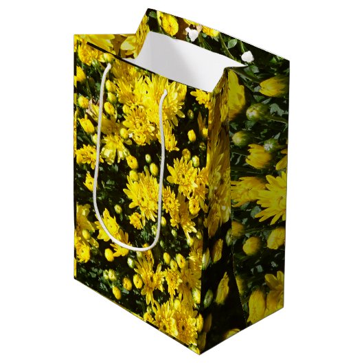 Een veelheid van gele mama's medium cadeauzakje (Voorkant Gekanteld)