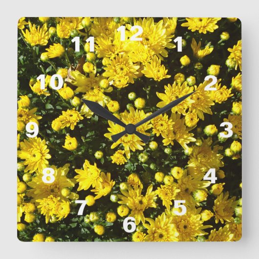 Een veelheid van gele mama's vierkante klok (Voorkant)
