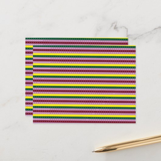Een veelkleurige gestreepte achtergrond met stippe briefkaart (Voorkant / Achterkant in situ)