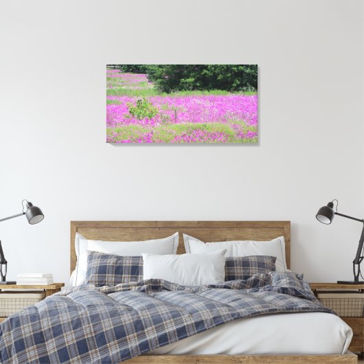 Een veld van roze veer-wildbloemen canvas afdruk (Insitu (Slaapkamer))