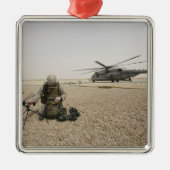 Een veldradiooperator metalen ornament (Voorkant)