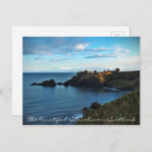 Een ver weg uitzicht van het magische Dunnottar-ka Briefkaart (Voorkant / Achterkant)