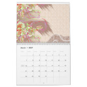 Een verfijnde bloemige regeling met  det kalender (Mar 2027)