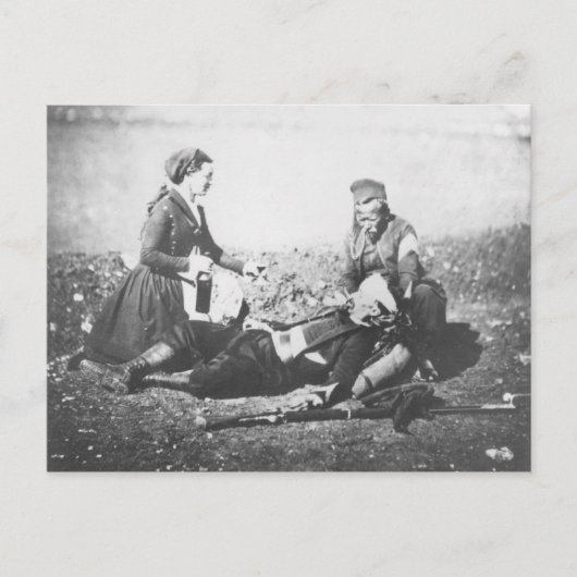 Een verpleegster die een gewonde Man buigt Briefkaart (Voorkant)