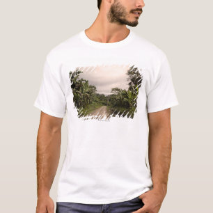 Een verre weg van het oerwoud t-shirt