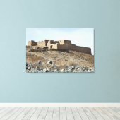 Een verrijkte verbinding in het dorp Akbar Kh Canvas Afdruk (Insitu (Houten vloer))