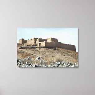 Een verrijkte verbinding in het dorp Akbar Kh Canvas Afdruk