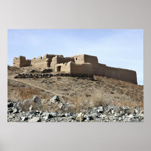 Een verrijkte verbinding in het dorp Akbar Kh Poster (Voorkant)