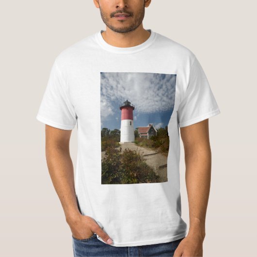 Een verticaal Uitzicht van de Nauset vuurtoren. va T-shirt (Voorkant)