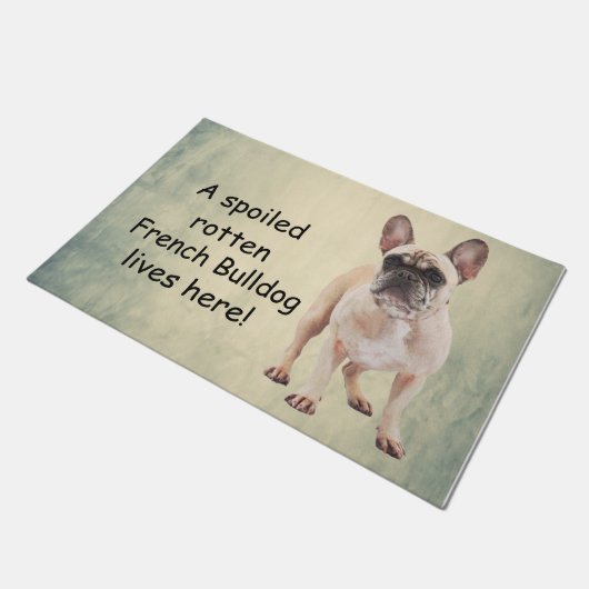Een verwende Franse buldog woont hier Deurmat (Schuin)