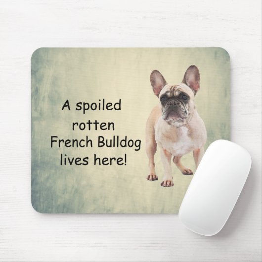 Een verwende Franse buldog woont hier Muismat (Met muis)