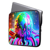 Een vette multi-gekleurde aarde op een elektronica laptop sleeve (Voorkant Links)