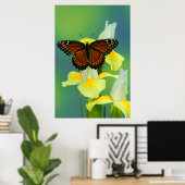 Een Viceroy Butterfly op een geel Japans Iris Poster (Thuiskantoor)