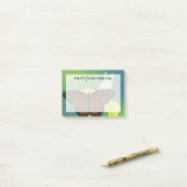 Een Viceroy-vlinder op een gele Japanse lis Post-it® Notes (Op bureau)