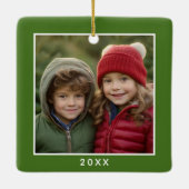 Eén vierkante foto plus jaar - minimale groene gre keramisch ornament (Achterkant)