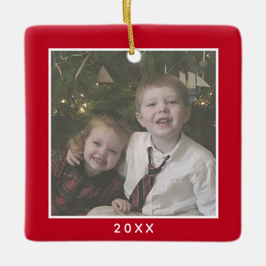 Eén vierkante foto plus jaar - minimale rode grens keramisch ornament (Voorkant)