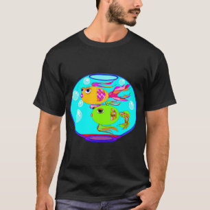 Een vissenkom met twee zwemmende vissen. t-shirt