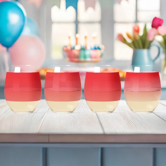 Een visueel aantrekkelijke rood-wit gestreepte ach wijnglas zonder voet (Insitu (Baby Shower))