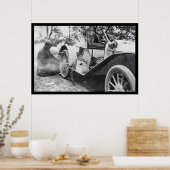 Een vlakke band bevestigen op een Buick Roadster 1 Poster (Keuken)