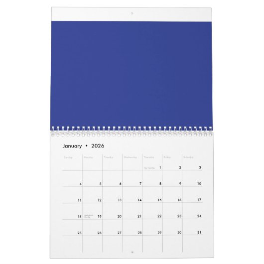 Een vliegtuig dat in de lucht vliegt met een blauw kalender (Jan 2026)