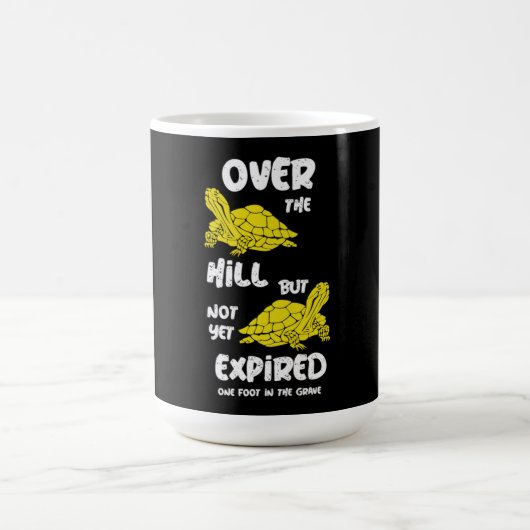 Eén voet in de grafiek magische mok (Midden)