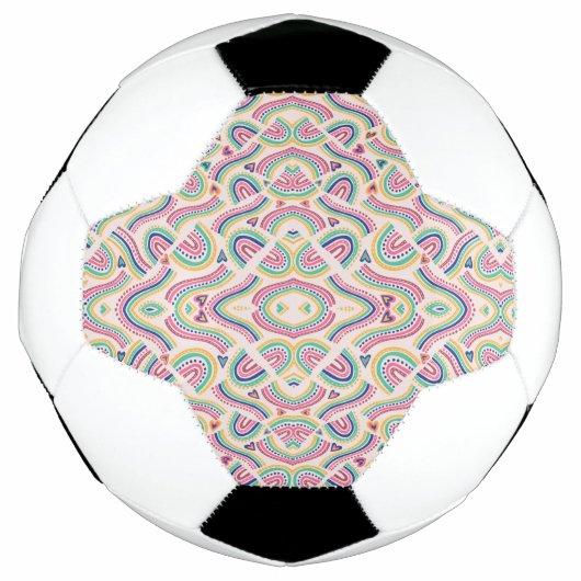 Een voetbal met zwarte en witte panelen  (Voorkant)
