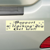Een volgende hond ondersteunen bumpersticker (Op auto)
