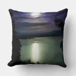 Een volle maan die zich uitspreekt over de Nautisc Kussen