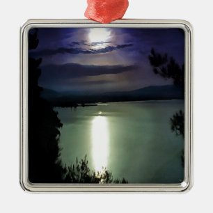 Een volle maan die zich uitspreekt over de Nautisc Metalen Ornament