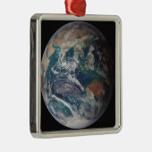 Een volledig uitzicht van de Aarde met wereldwijde Metalen Ornament (Rechts)