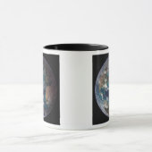 Een volledig uitzicht van de Aarde met wereldwijde Mok (Midden)