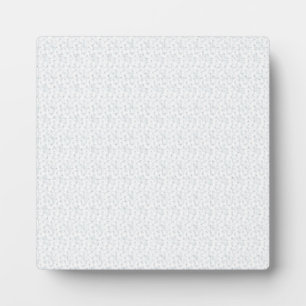 Een volledig wit, karakterloos oppervlak vult de fotoplaat