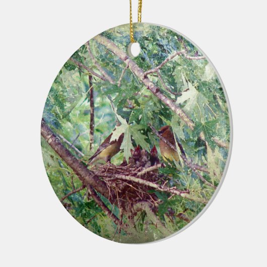 Een volledige nest, ouders en Baby vogels Keramisch Ornament (Links)