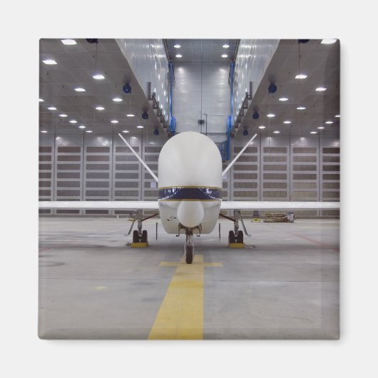 Een voorste uitzicht van een onbemand vliegtuig va magneet (Voorkant)