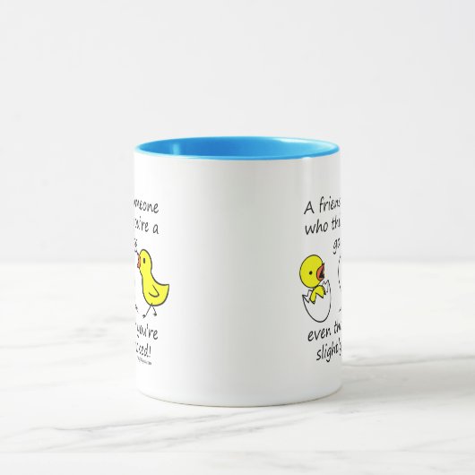 Een vriend is een grappig gezegde mok (Midden)