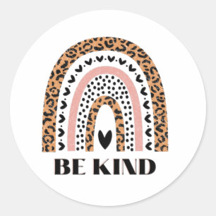 een vriendelijke regenboogbabydeken zijn ronde sticker