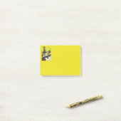 Een vrije dag van gekte post-it® notes (Op bureau)