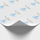 Een vrolijke blauwe octopus onder het zee cadeaupapier (Hoek)