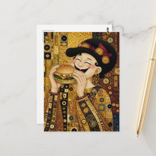 Een vrolijke dame met een cheeseburger briefkaart