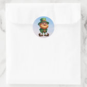 Een vrolijke kleine kabouter op St. Patrick's Day Ronde Sticker (Tas)