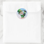 Een vrolijke kleine kabouter op St. Patrick's Day Ronde Sticker (Tas)