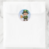 Een vrolijke kleine kabouter op St. Patrick's Day Ronde Sticker (Tas)