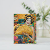 Een vrolijke vrouw met gigantische taco briefkaart (Staand voorkant)