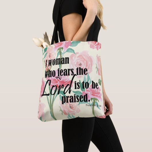 Een vrouw die de Heer vreest (Spreuken 31:30) Tote Bag (Dichtbij)