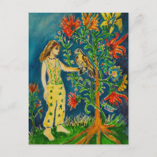 Een vrouw die naast een fantasieboom staat briefkaart