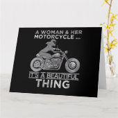 Een vrouw en haar motorrijtuigenartikelen voor fie kaart (Gele Bloem)