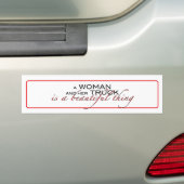 Een vrouw en haar vrachtwagen... Numbersticker. Bumpersticker (Op auto)